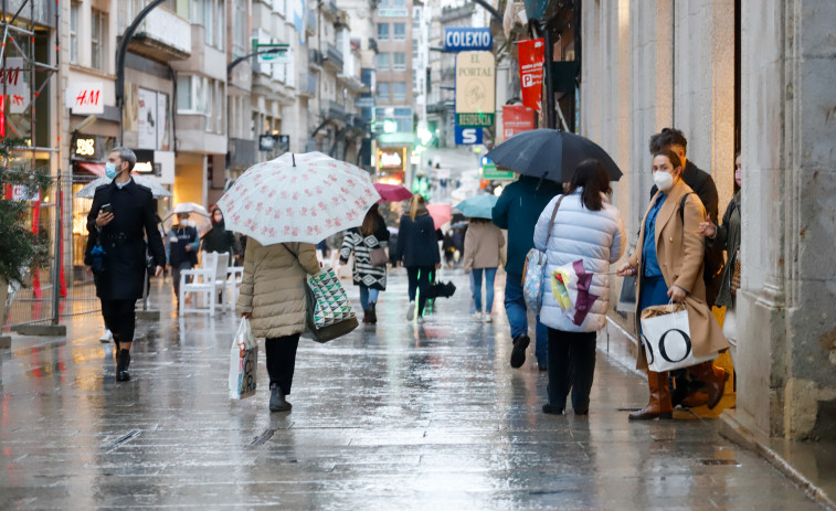 Galicia sigue a la baja en ingresados y casos activos, mientras los nuevos contagios caen de 300