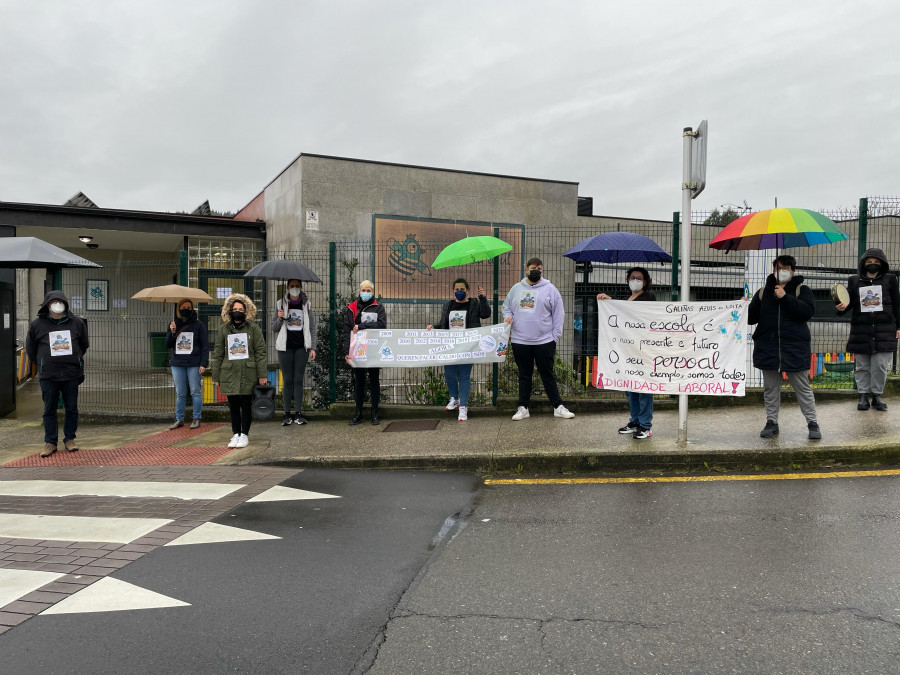 Protesta en las escuelas A Galiña Azul