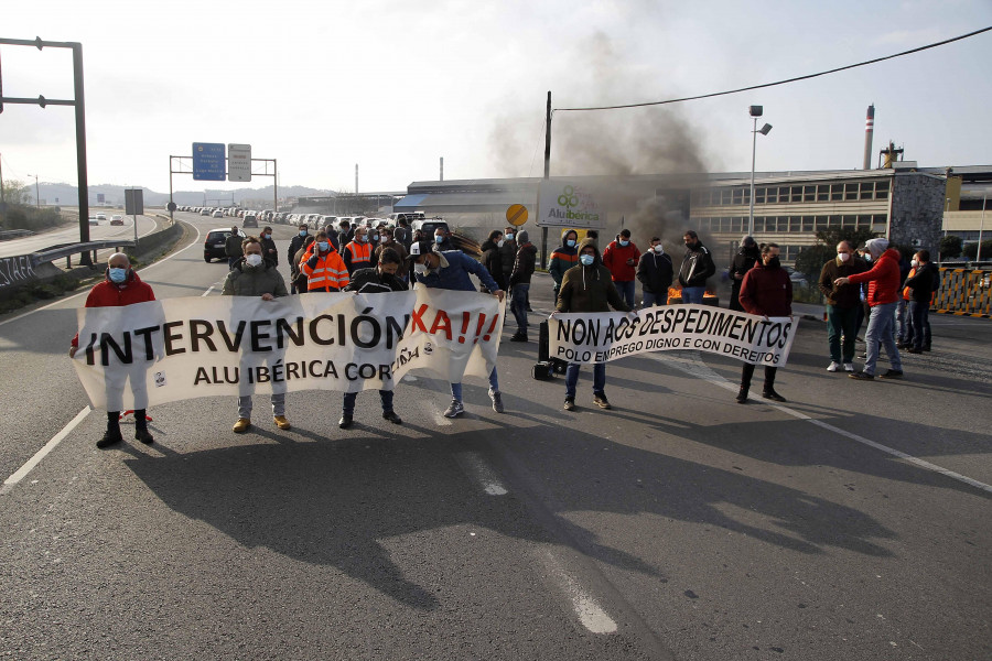 Los empleados de Alu Ibérica iniciaron la semana solicitando de nuevo la intervención
