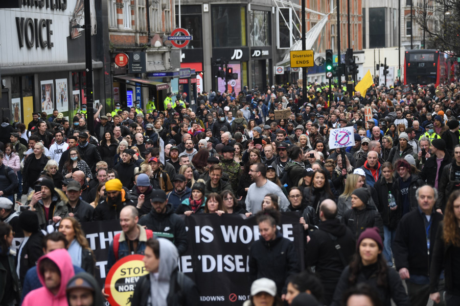 Al menos 36 detenidos en una protesta de negacionistas en Londres