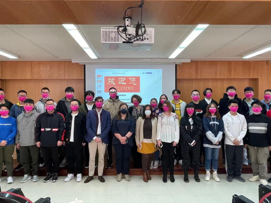 Un grupo de 25 alumnos procedentes de China ingresan en la Universidad de A Coruña