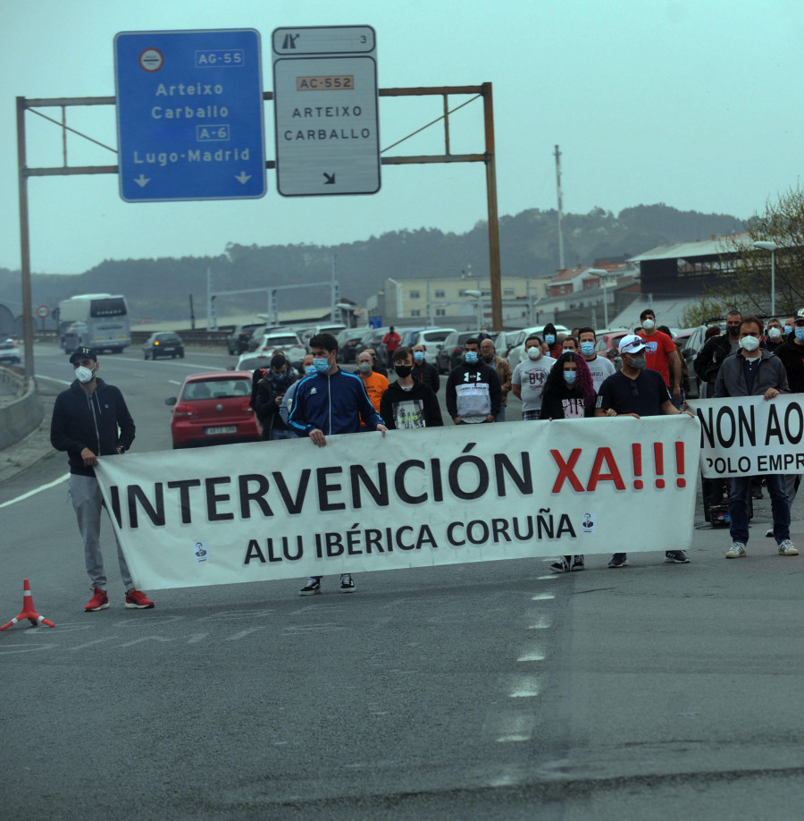 A Coruña y Avilés se unen para pedir un plan de futuro para Alu Ibérica