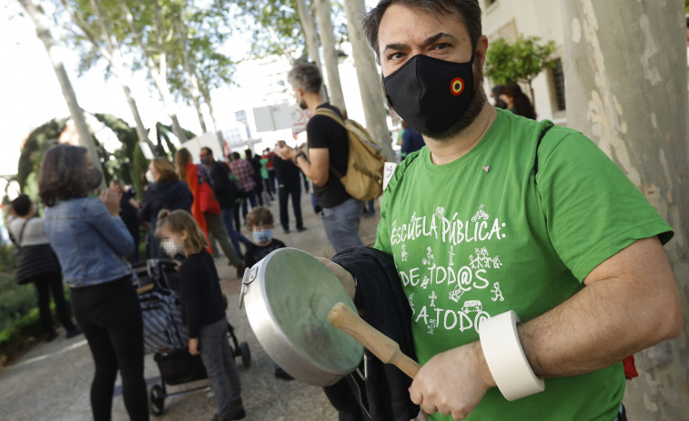 López Miras remodela su Gobierno e incluye a la exdiputada de Vox como consejera de Educación