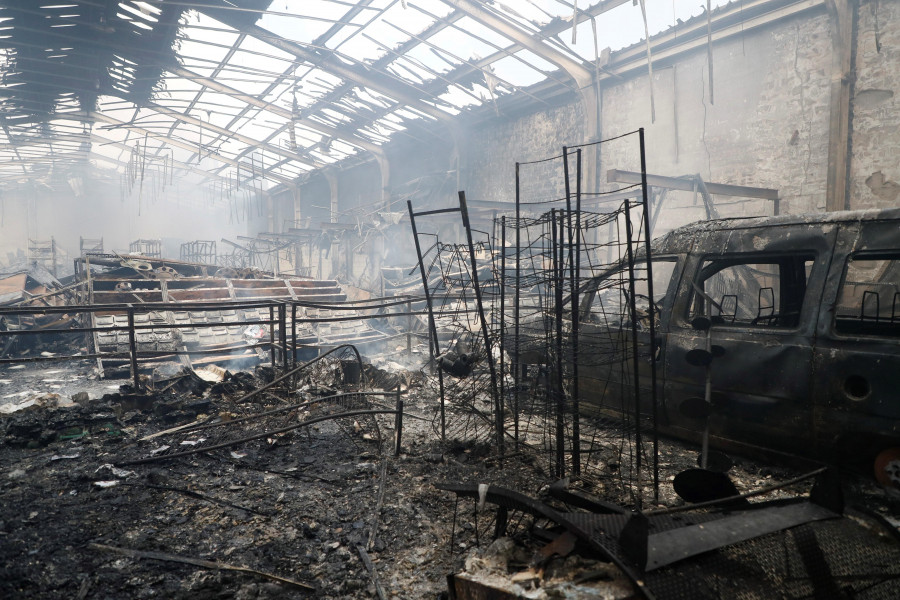 Controlado el incendio del Polígono de O Ceao, en Lugo, que calcinó una nave industrial