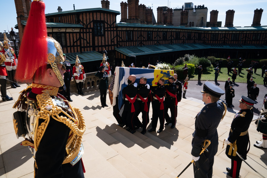 La covid ensombrece el adiós de los británicos al príncipe Felipe