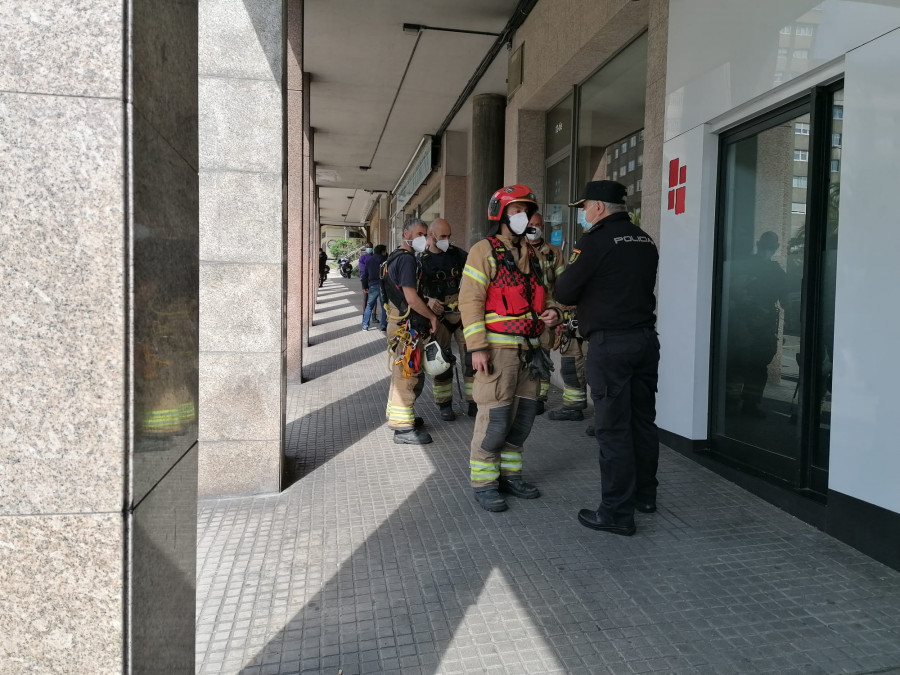 Detenido el hombre acusado de apuñalar a tres personas en A Coruña y que luego se atrincheró en un edificio