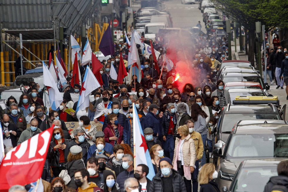 Miles de trabajadores de A Coruña protestan para exigir mejoras laborales. Quintana