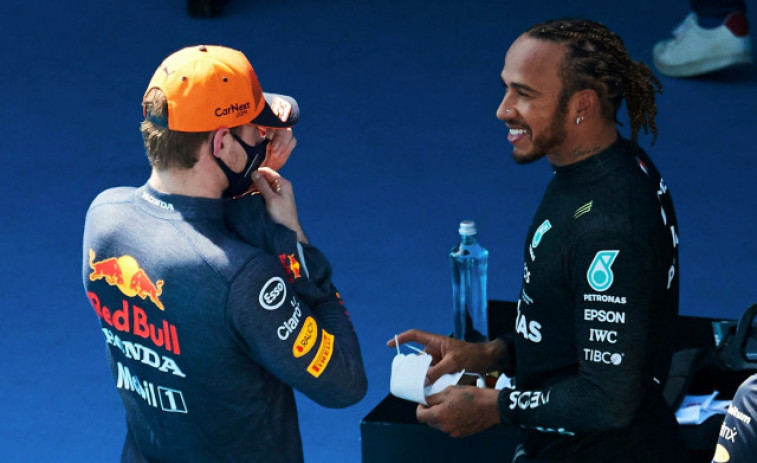Hamilton logra su 'pole' número 100, con Sainz sexto y Alonso décimo