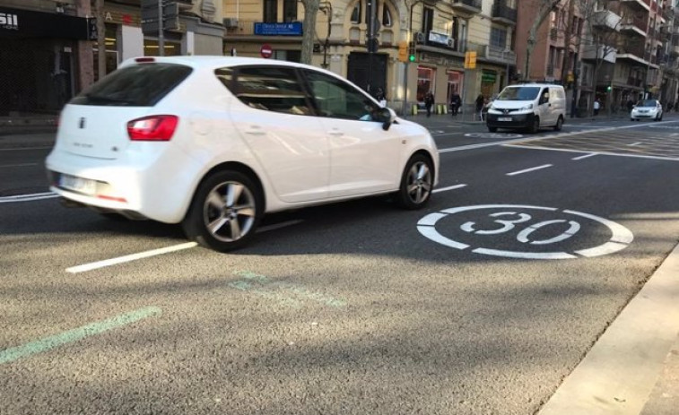 La limitación a 20 y 30 km/h en todas las vías urbanas entra en vigor hoy