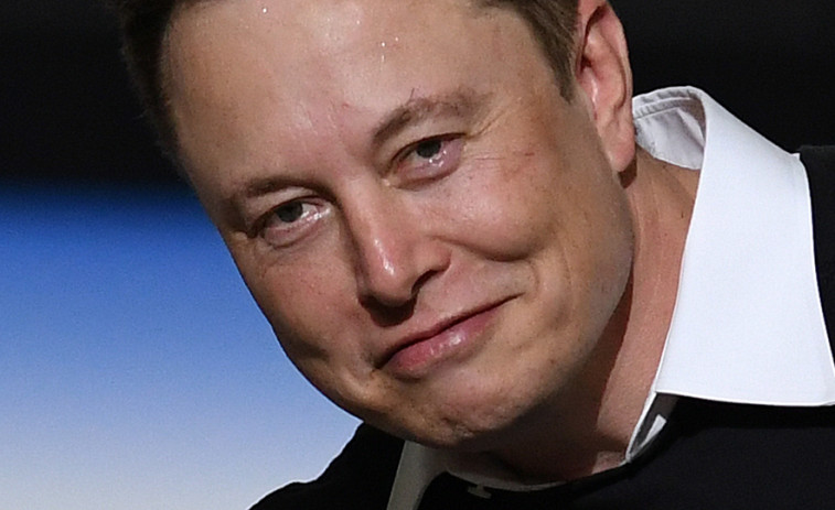 Musk amenaza con despedir a empleados de Tesla que no estén mínimo 40 horas presenciales