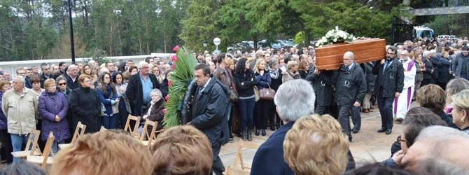 Multitudinaria despedida al patrón del “Paquito Dos” en el cementerio