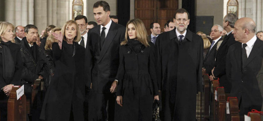 Los príncipes presiden el funeral por Fraga en la catedral de Madrid