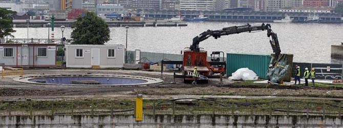 Las obras de O Parrote obligan a retirar la imagen de la Virgen del Carmen