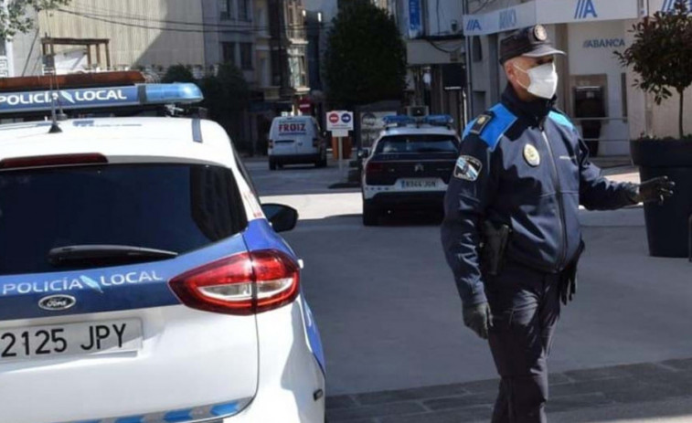 El 092 rescata a un bebé de un coche después de que su madre se dejara las llaves dentro