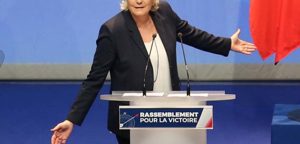 La Fiscalía pide inhabilitar a Marine Le Pen, lo que podría impedirle disputar el Elíseo