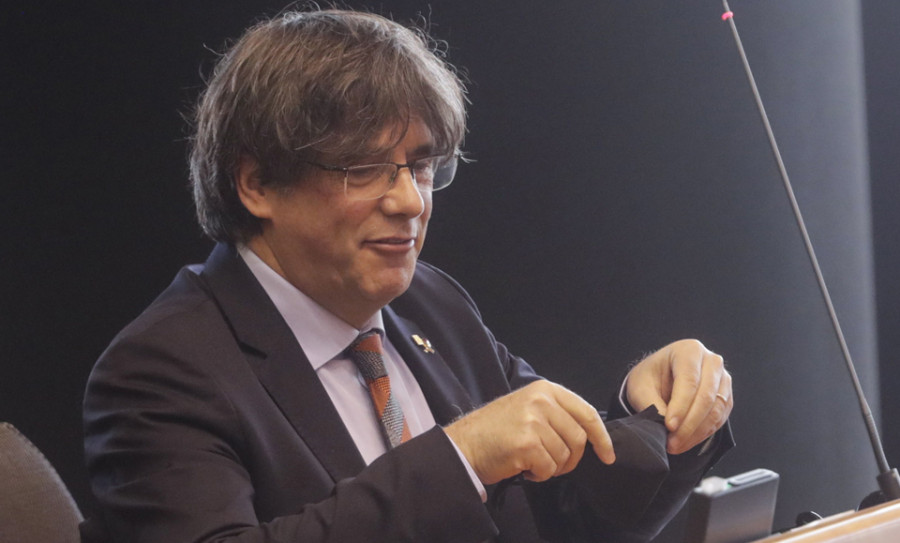 Puigdemont pide suspender el juicio por el desvío de fondos para el 'procés'