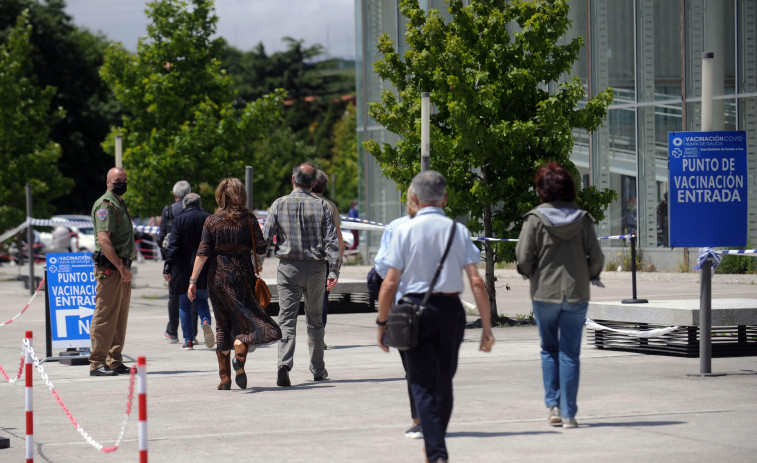 Uno de cada cuatro coruñeses ya tiene la pauta completa de la vacuna anticovid