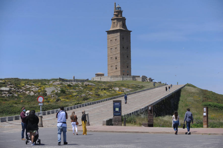 La Xunta instala una plataforma digital de información en la Oficina de Turismo de A Coruña