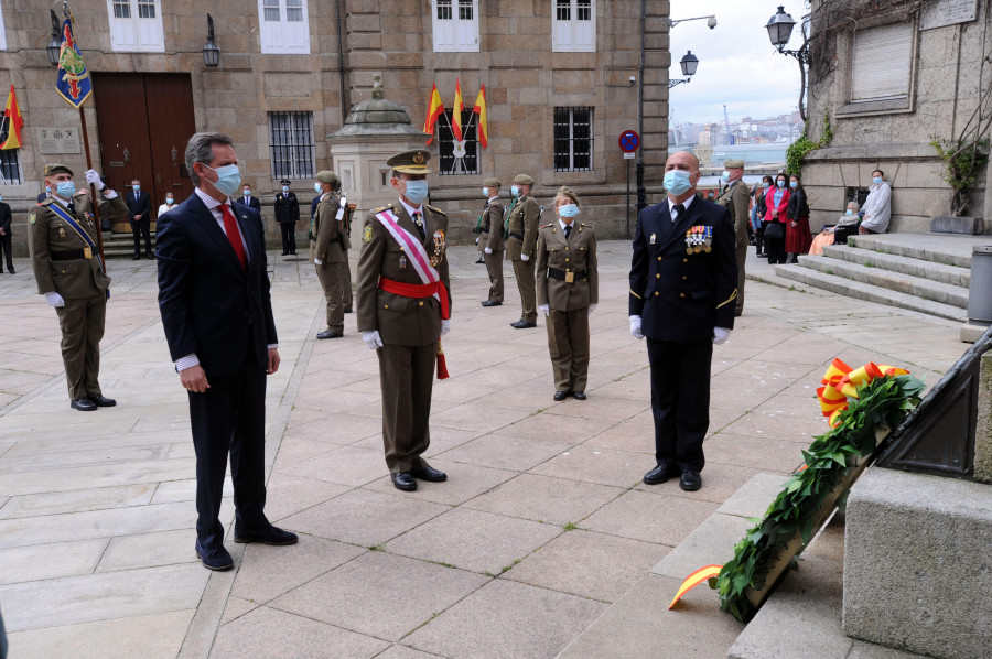 La plaza de la Constitución acogió la celebración del Día de las Fuerzas Armadas