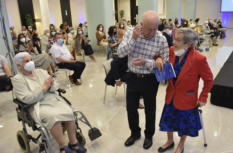 Publican un libro con vivencias de mayores usuarios de residencias