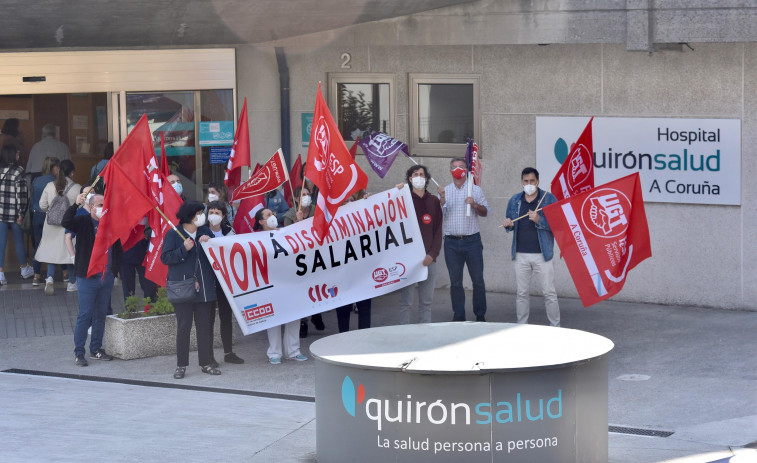 Empleados del hospital Quirón protestan por la sobrecarga de trabajo que padece la plantilla
