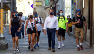 Llegan a la Praza do Obradoiro los cuatro 'instagrammers' gallegos que realizaban el Camino de Santiago