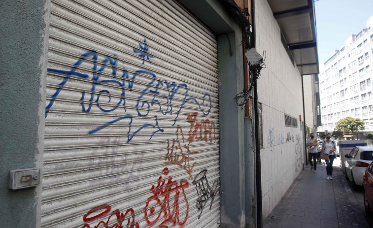 Un estudio revela que el 70% de los locales de los barrios periféricos de A Coruña no está en el mercado