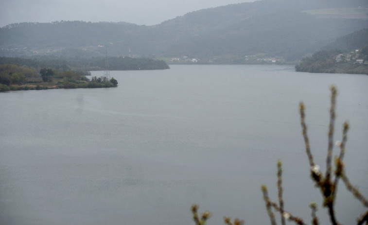 Localizan el cadáver de un joven que entró de madrugada en el embalse de Castrelo de Miño