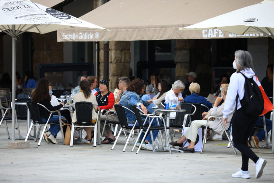 A Coruña pasa al nivel medio y su hostelería vuelve a un aforo del 50%