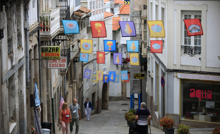 La Xunta “viste” el casco histórico de Betanzos para dar  la bienvenida a los peregrinos al Xacobeo 2021-2022