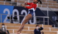 Simone Biles abandona la final por equipos de gimnasia artística