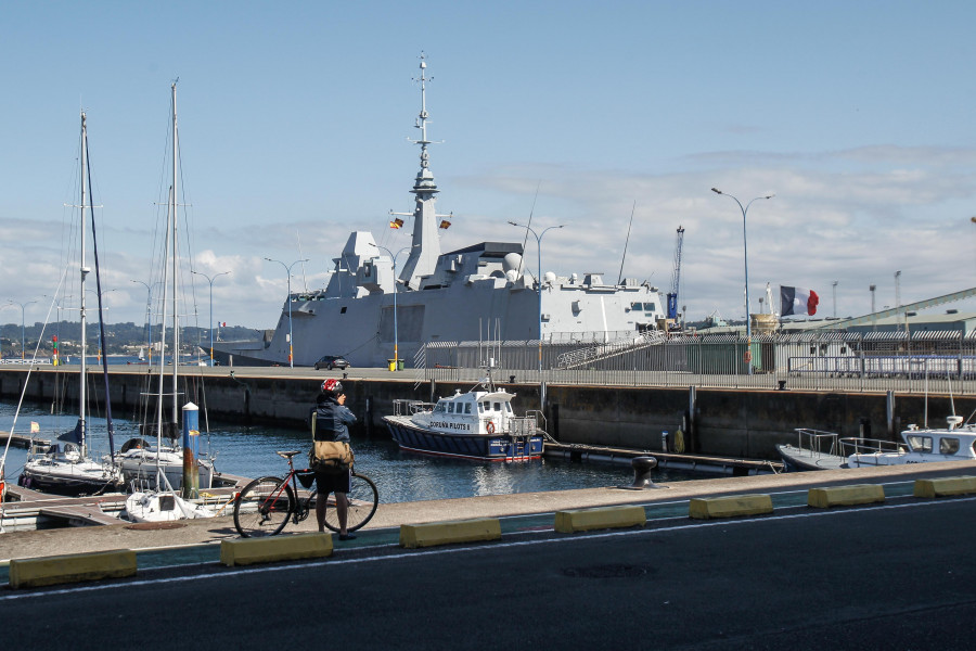 El buque de la armada francesa “Aquitaine” permanecerá en A Coruña hasta el próximo viernes