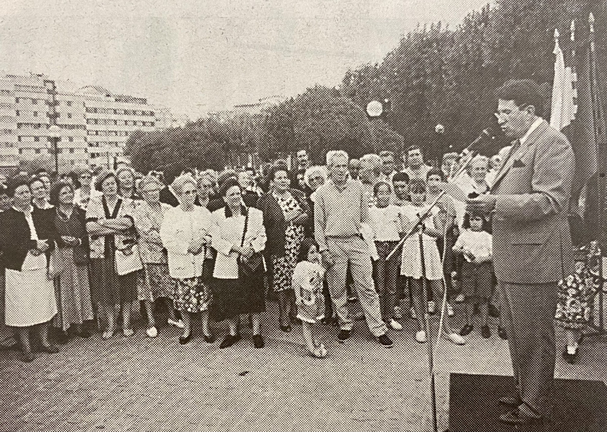 Francisco Vazquez da el pregon de las fiestas del Castrillon en 1996