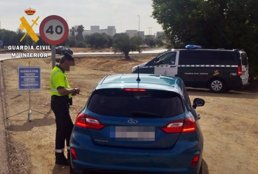 La DGT detecta en una semana casi 3.000 conductores bebidos o drogados, 420 cada día