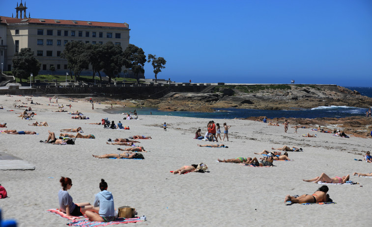 Ambiente de verano en un fin de semana con temperaturas más propias de junio