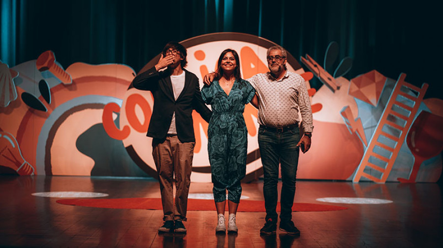 Touriñán, Carlos Blanco, Luis Piedrahita y Lucía Veiga llenan de humor el parque de Bens