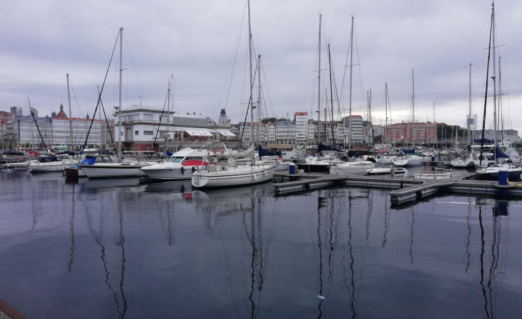 Detenidos dos individuos por sustraer una embarcación y combustible en el Puerto de A Coruña