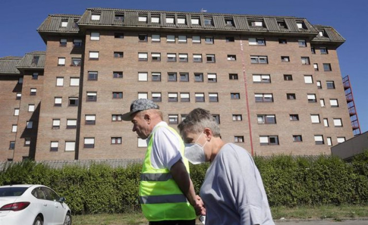 Las casos activos en Galicia bajan de la barrera de los 7.000 y la tasa de positividad se mantiene sobre el 5%