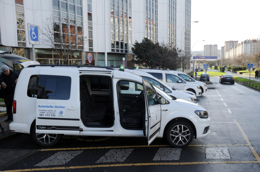 El Gobierno local abre el plazo de solicitud de subvenciones para el mantenimiento y compensación de los taxis adaptados