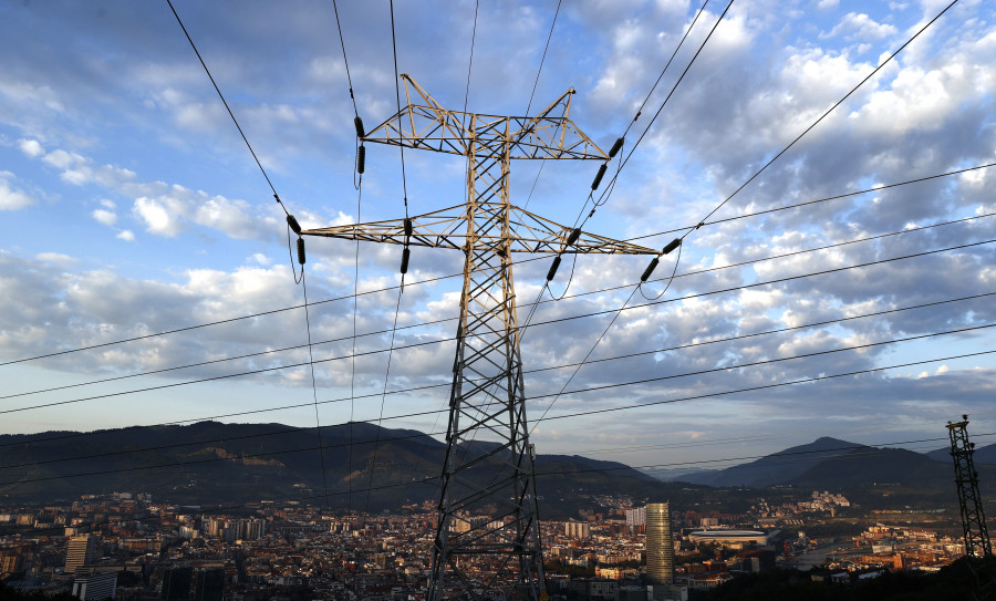 España y Portugal propondrán limitar el precio de la luz a 180 euros el megavatio hora