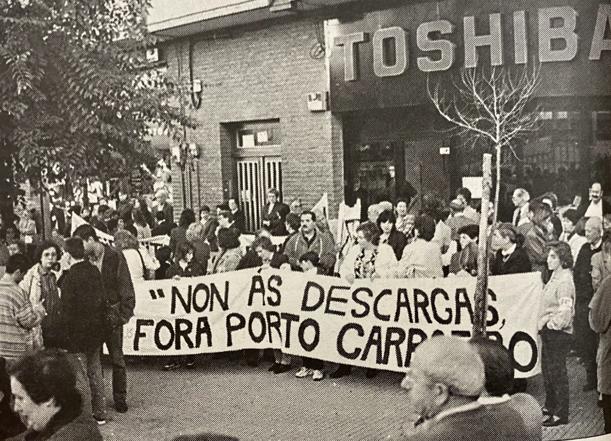 Manifestaciu00f3n contra el muelle carbonero