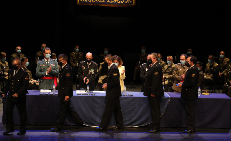 La Policía Nacional entrega más de cincuenta medallas por el día de los Ángeles Custodios