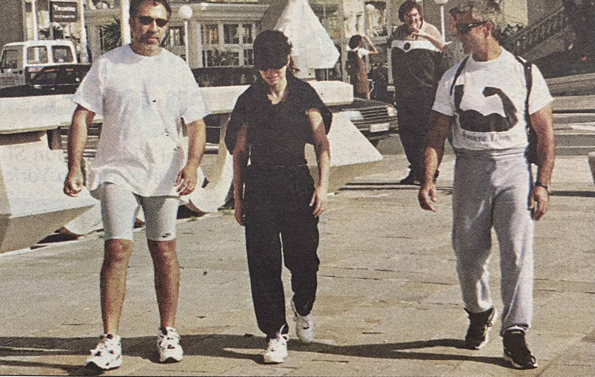 Gloria Estefan, en el Paseo Maru00edtimo de A Coruu00f1a  en 1996