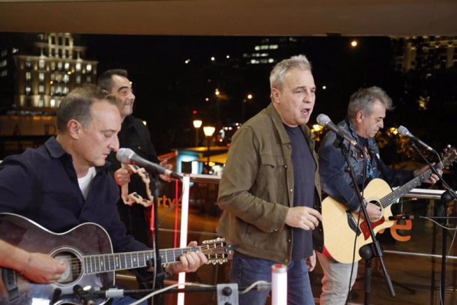 Hombres G saca nuevo "disco casero", 'La esquina de Rowland', sin "canciones cachondas"