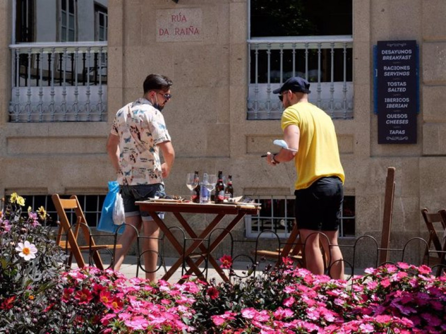 Galicia entra en la nueva normalidad sanitaria con 413 casos activos y una tasa de positividad del 1,11%