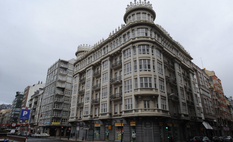 El Ayuntamiento de A Coruña abonará 172.339 euros en misas para heredar un edificio histórico en Plaza de Pontevedra