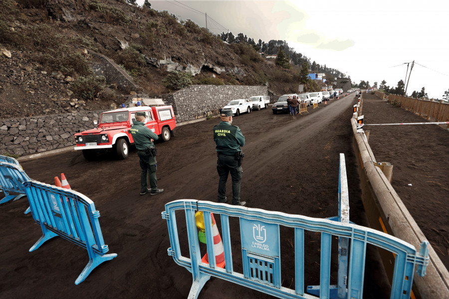 Investigan la muerte de un vecino de El Paso que había ido a limpiar cenizas del volcán a una casa