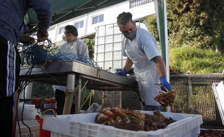 La cofradía de pescadores estudia un cambio de fecha para la Festa da Centola de Lorbé