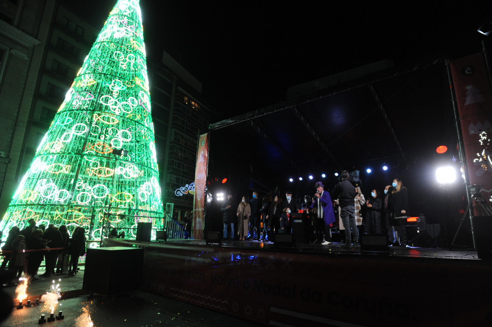 El árbol de Navidad del Cantón Grande, tras la iluminación @Pedro Puig