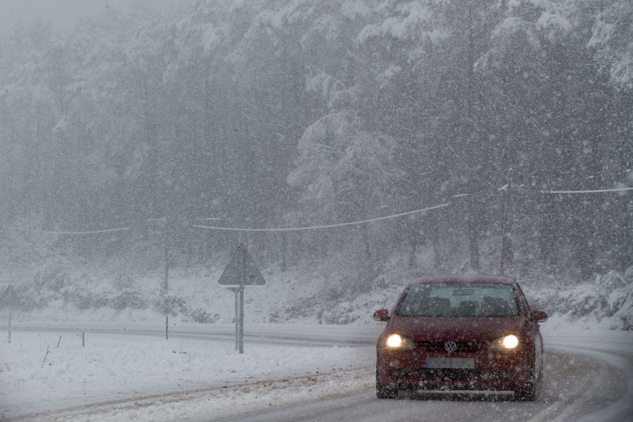 La nieve y el viento de la borrasca “Barra” hicieron más difícil el regreso del puente